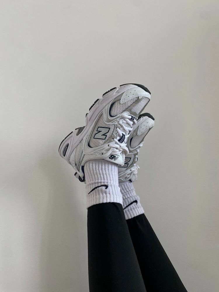 NEW BALANCE 530 (AVEC LA BOÎTE