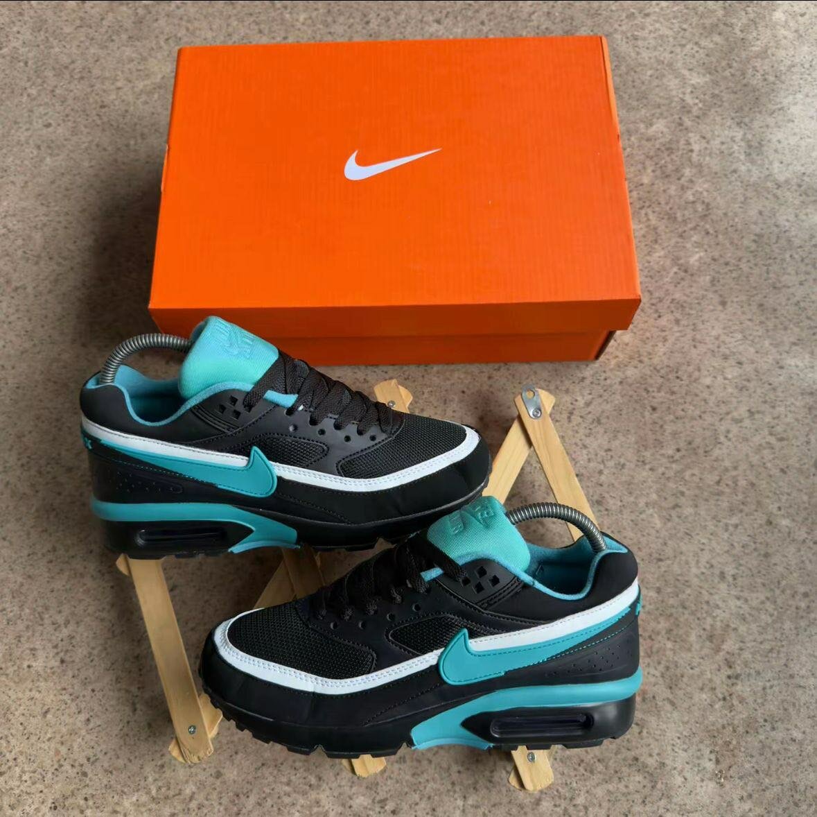 Baskets Nike Air Max 90 Noir et Turquoise