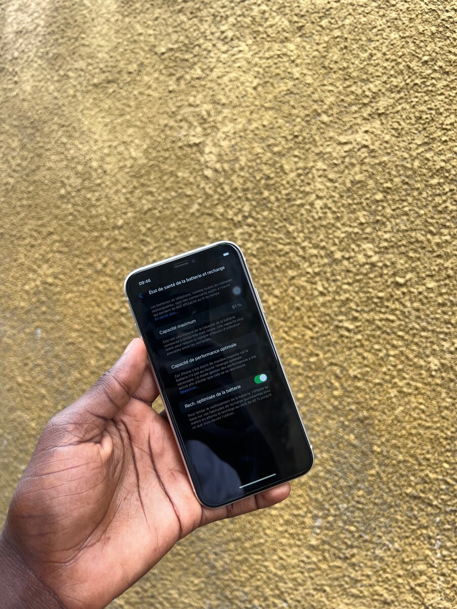 IPHONE XR 64 G