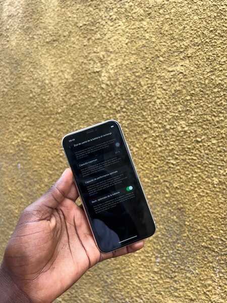 IPHONE XR 64 G