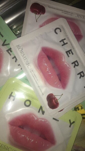 Lip mask