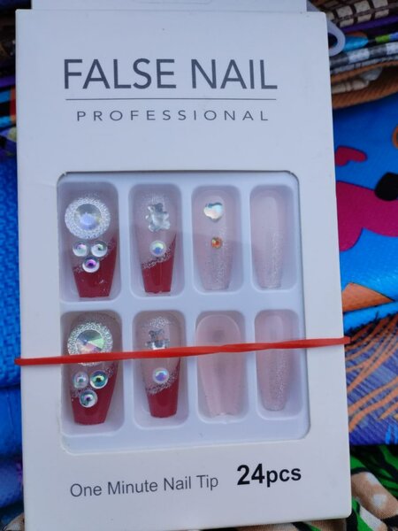 Wearable manicure