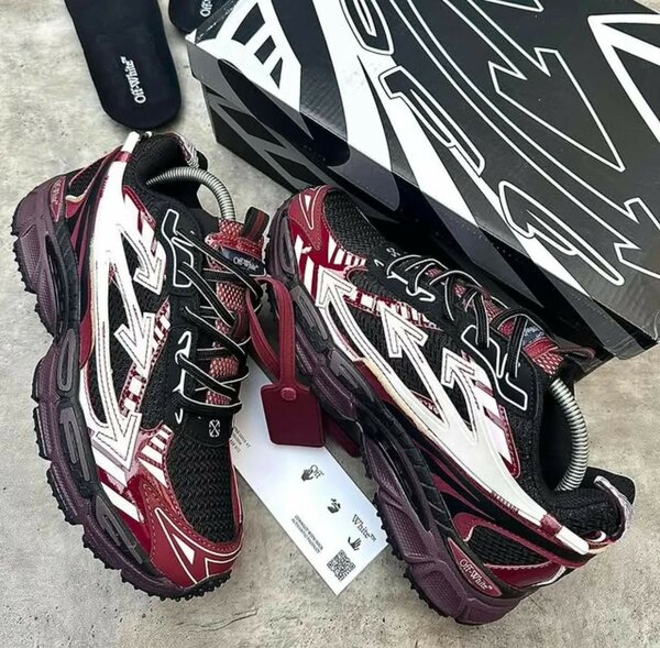 OFF WHITE SNEAKER