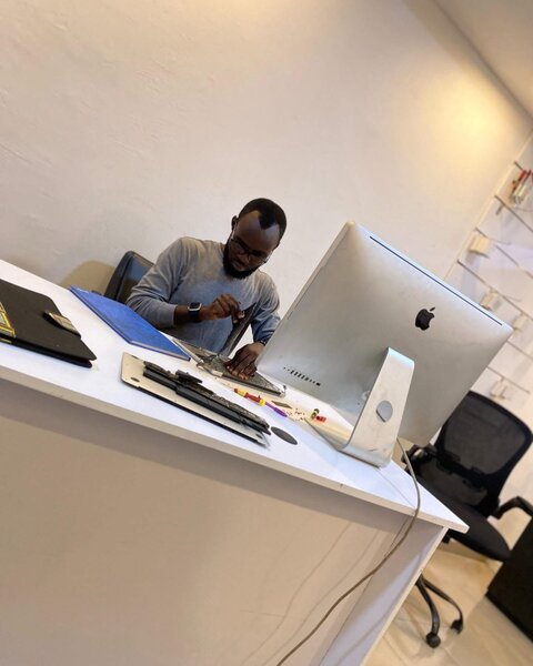 Apple repairing