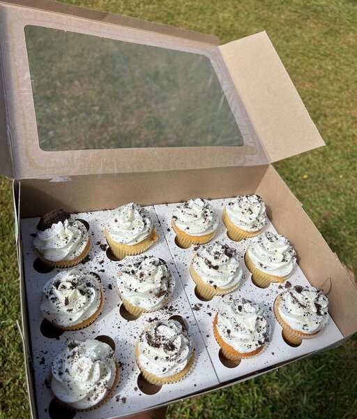 Cakes And cupcakes