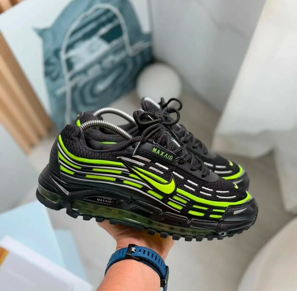 NIKE MAX AIR