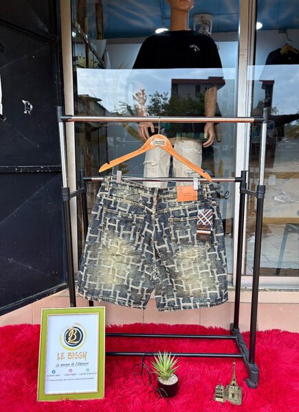 Shorts en jean motif moderne