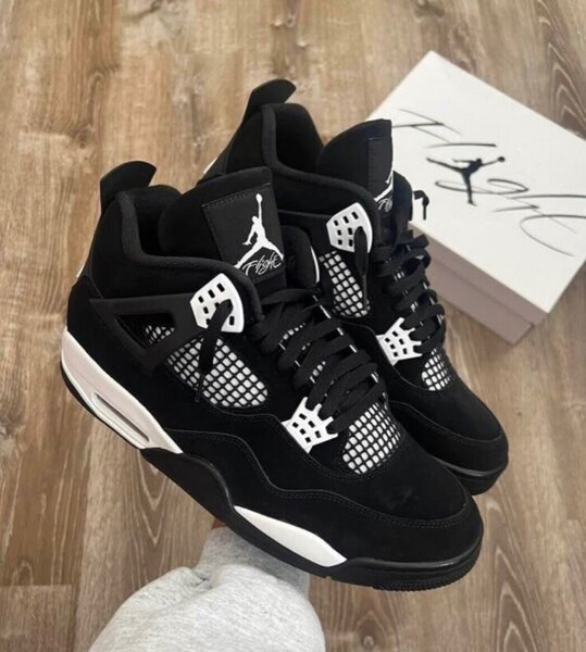 JORDAN 4