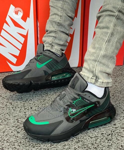 NIKE FLYWIRE
