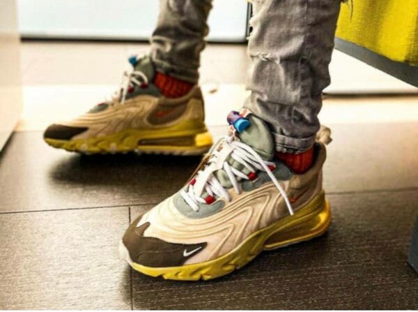 Air 279 react ENG