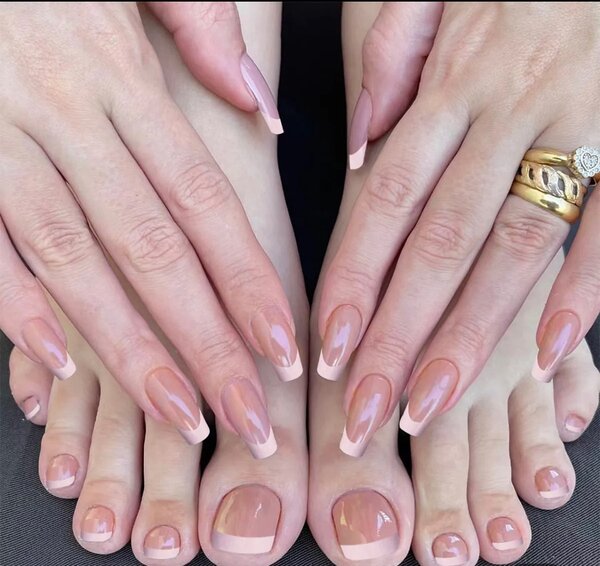 Faux Ongles Mains et Pieds