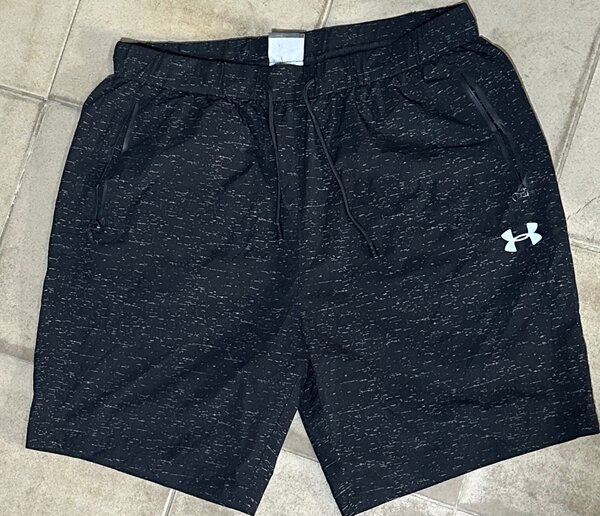Shorts en jean noir déchiré