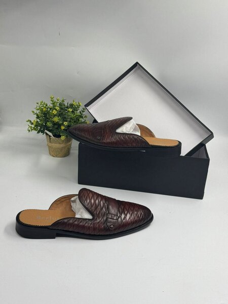 Half shoe for men