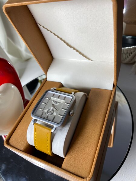 Hemes wrist watch