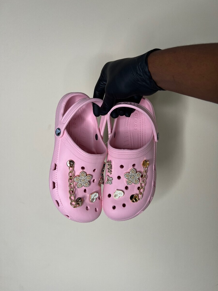 Crocs rose