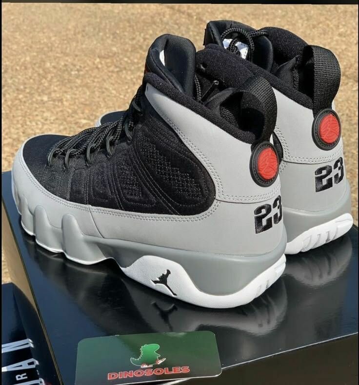 AIR JORDAN RETRO 9