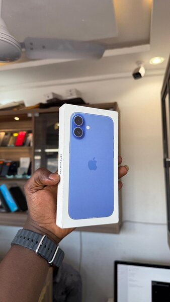iPhone 16