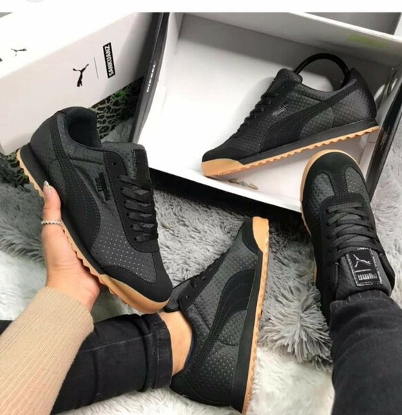 PUMA SNEAKER