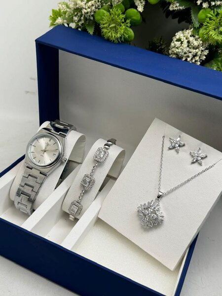 Watch set for ladies
