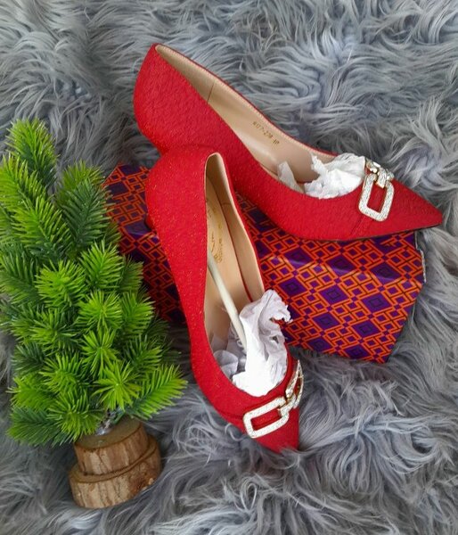 Ladies Shoe