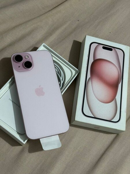 iPhone 15 simple