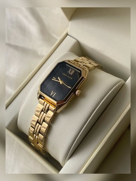 Часы Anne Klein