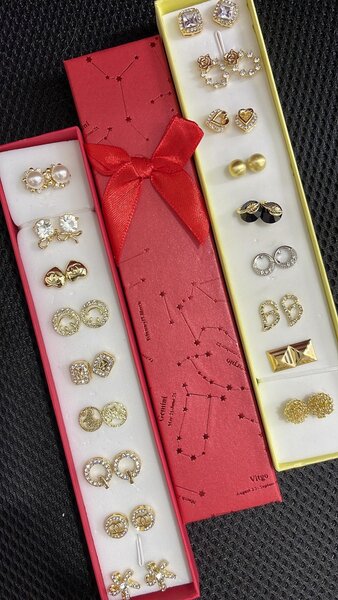 Earrings set