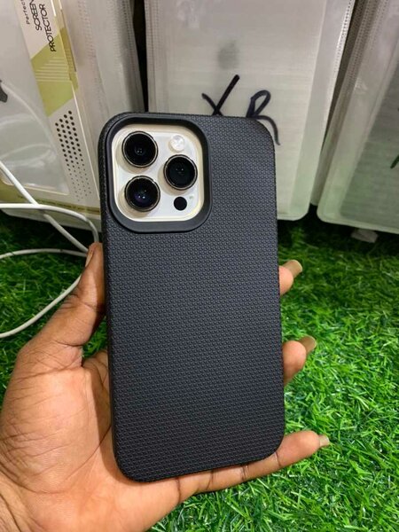 Triangle case iPhone