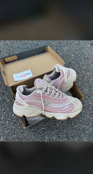 NEW BALANCE CLASSIC