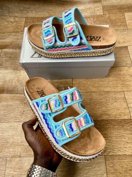 Chaussure en gomme
