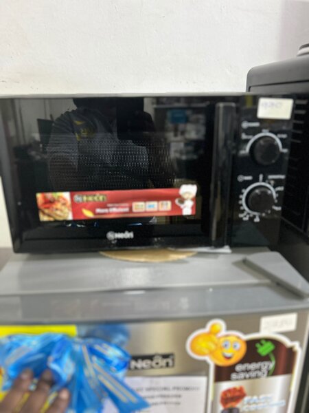Neon 20 litres microwave oven only