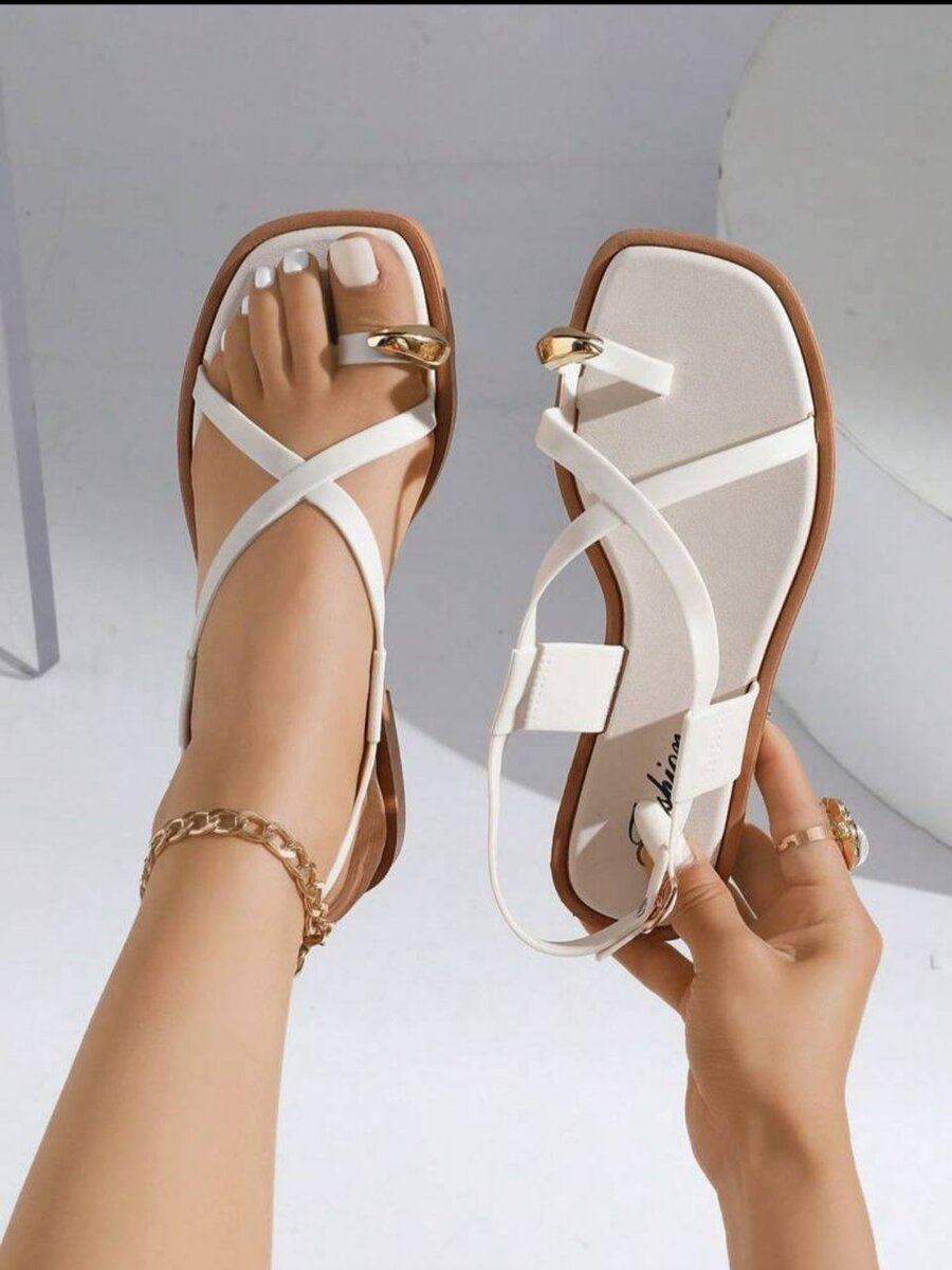Sandales blanches élégantes