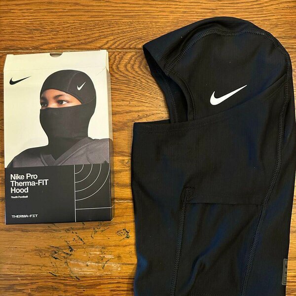 Nike Pro Therma-FIT Cagoule
