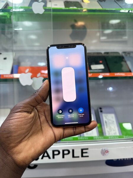 IPHONE 11 PRO 64 G