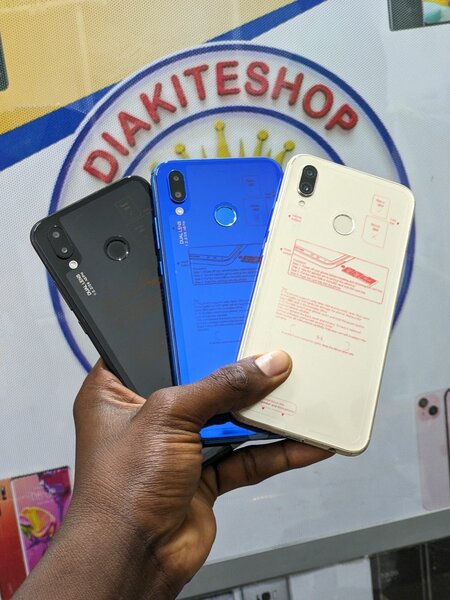 HUAWEI P20 LITE (128GB-6RAM) QUASI NEUF