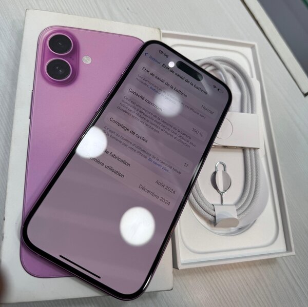 iPhone 16 simple