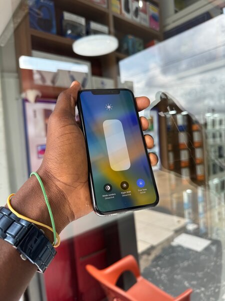 iPhone X