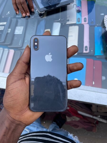 iPhone X 64gig