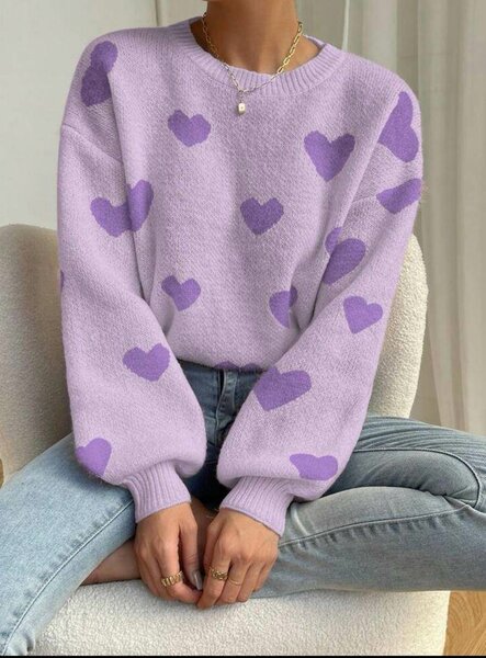Pull doux avec motifs cœur