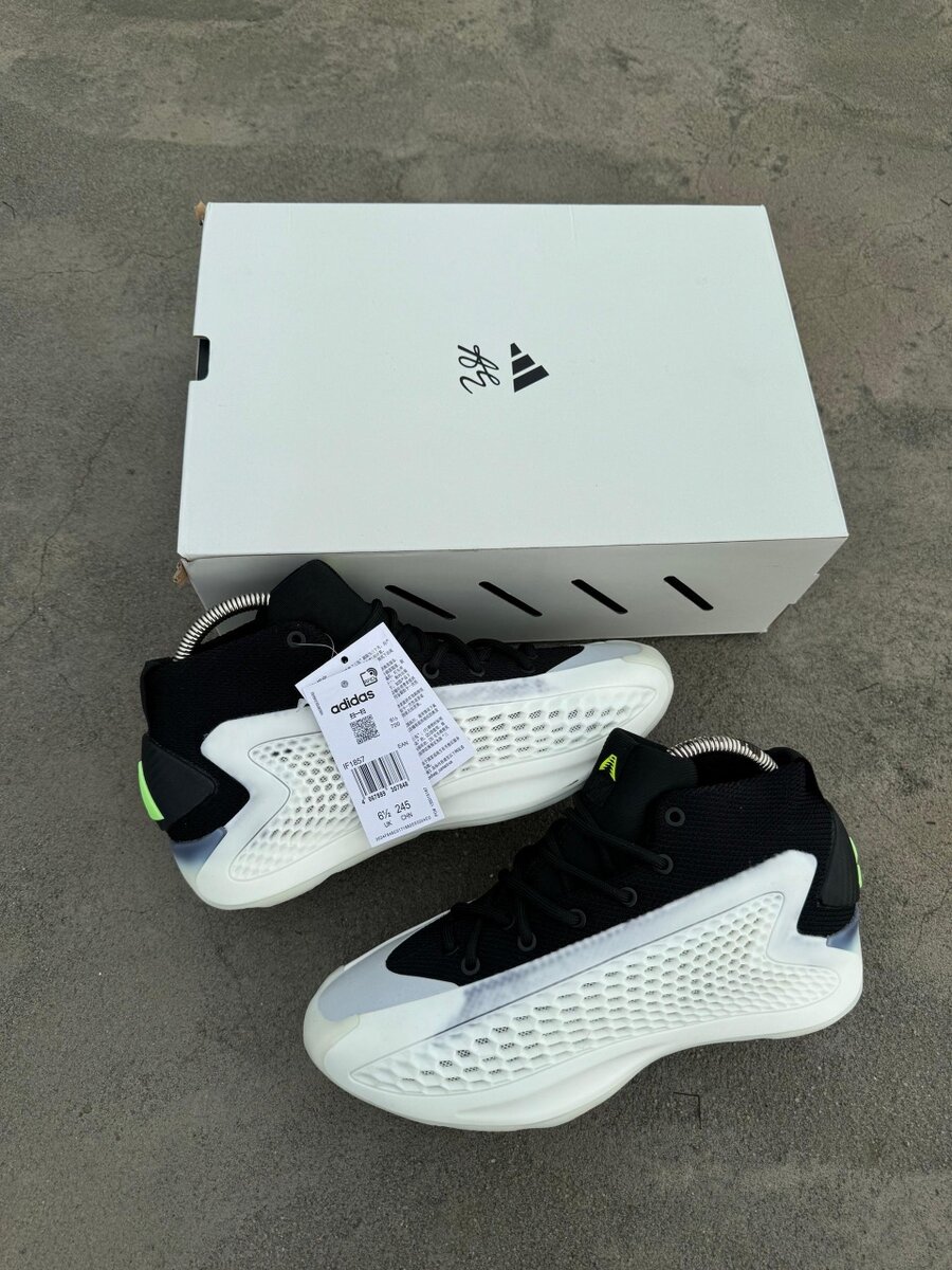 Chaussures Adidas