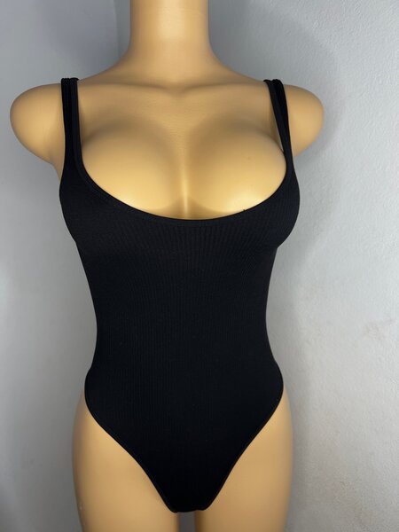 Body Levi's rouge et noir