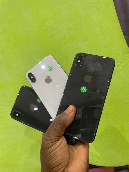 iPhone X
