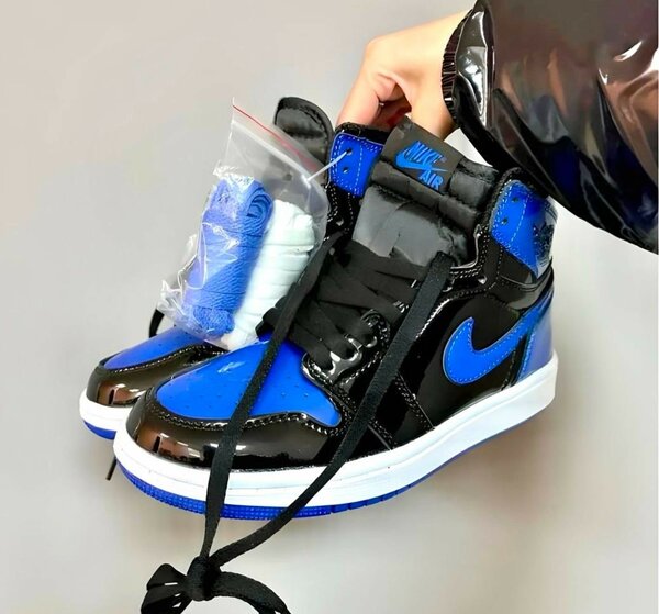 AIR JORDAN 1