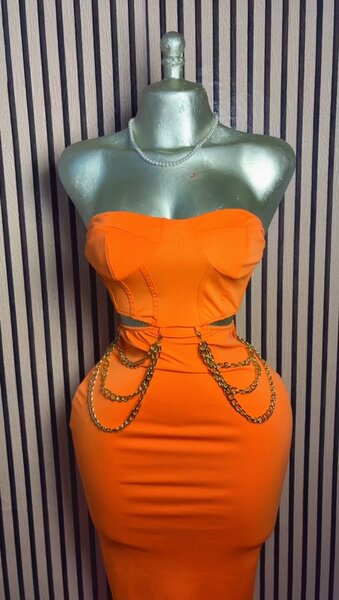 Robe Bustier Orange Élégante