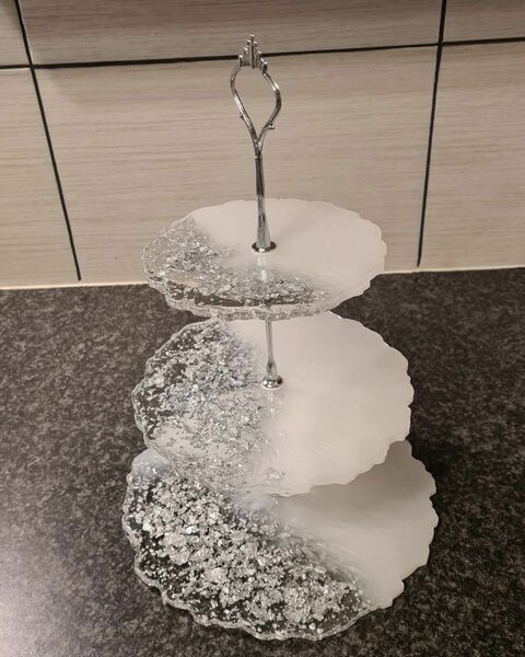 Resin tier tray