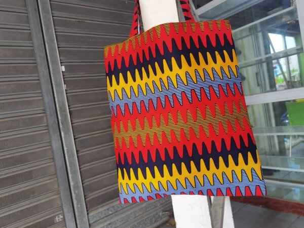 Tote bag
