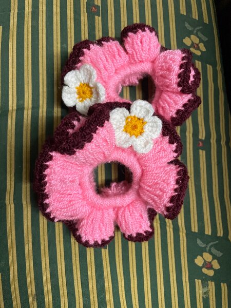 Chouchou en tricot rose floral
