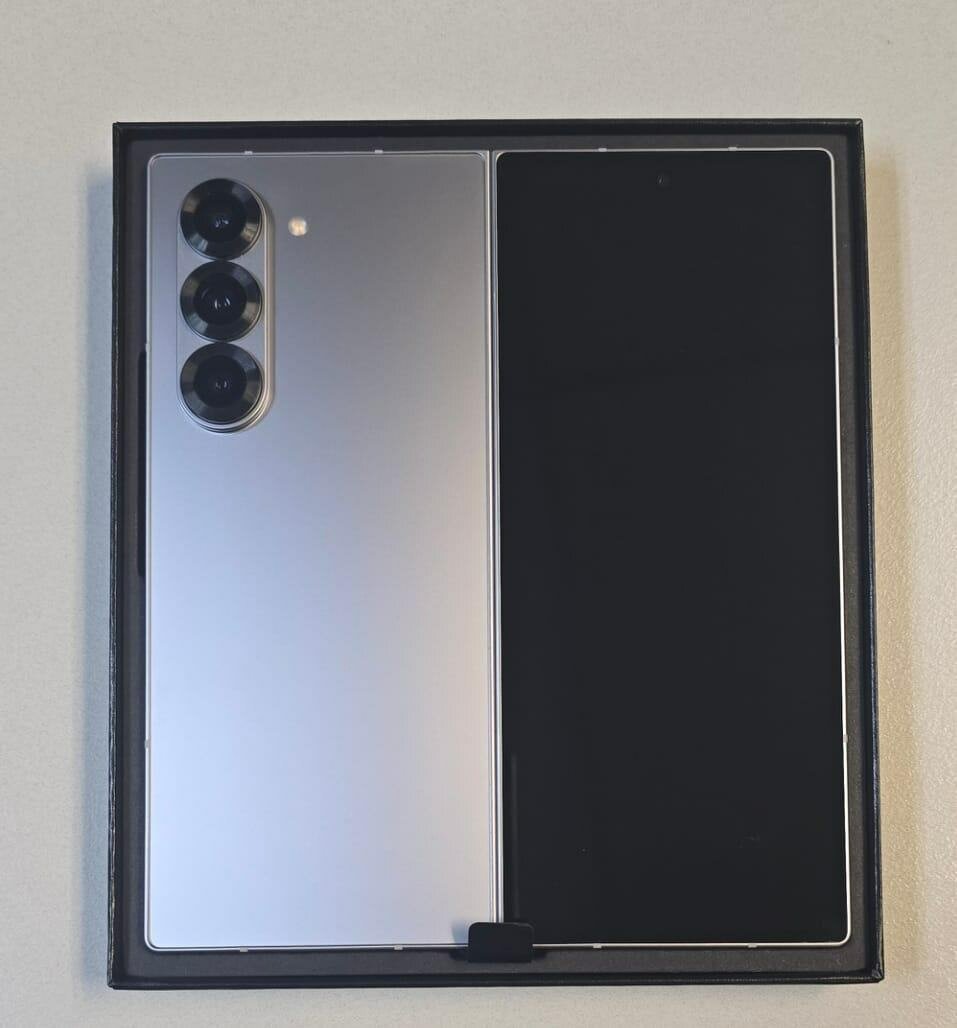 Samsung Z Fold 6