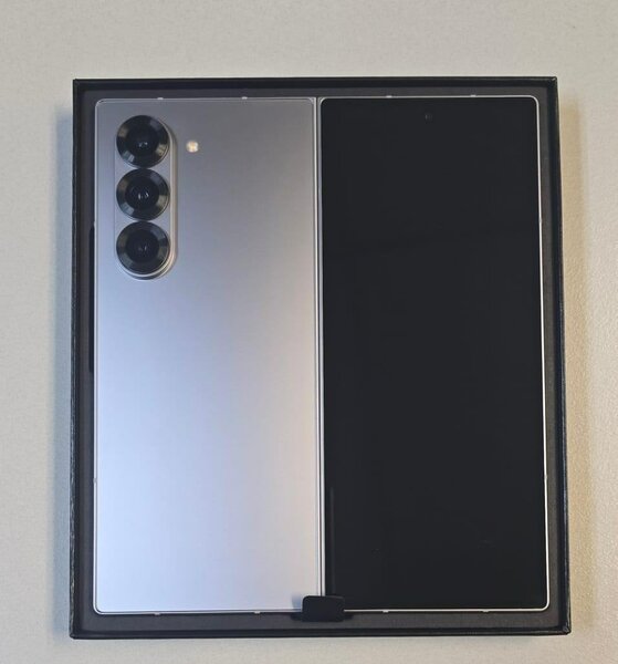 Samsung Z Fold 6