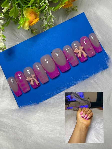 PRESS ON  NAILS